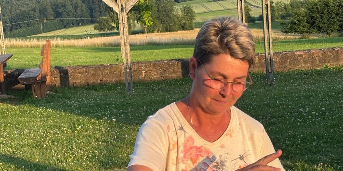 Dein Hund ist bei Angst ganz still? Genau das wird häufig übersehen.